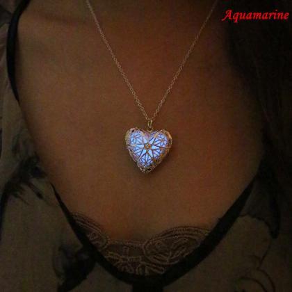 Free Shipping Heart Glowing Necklac..